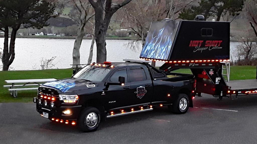Photo of hot shot sleeper cab